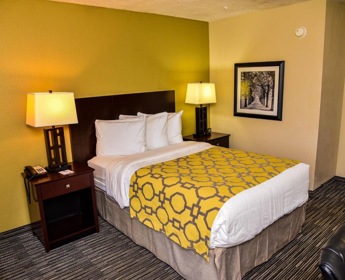 Hotel Baymont By Wyndham Columbus Ga Exterior foto
