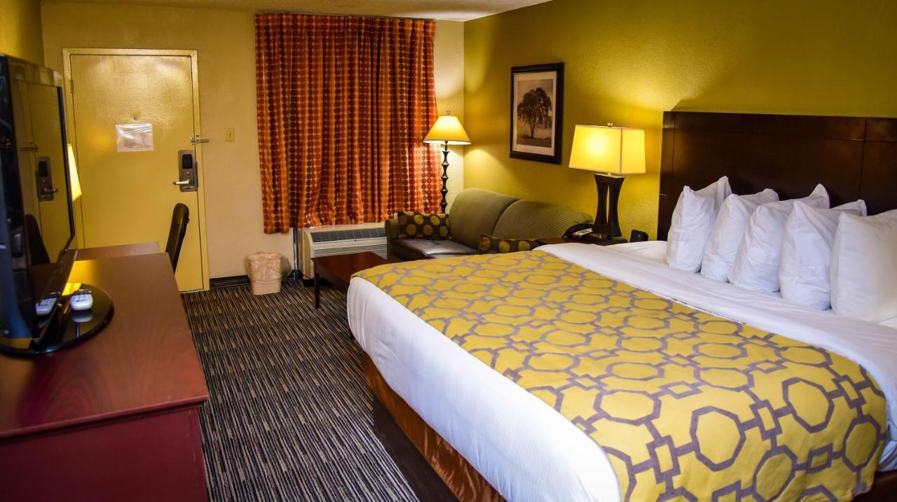 Hotel Baymont By Wyndham Columbus Ga Exterior foto