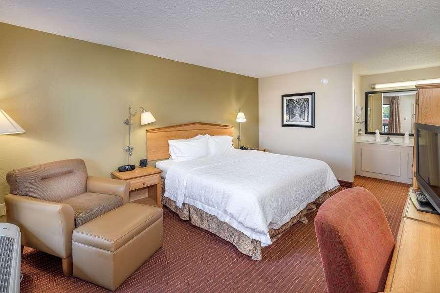 Hotel Baymont By Wyndham Columbus Ga Exterior foto