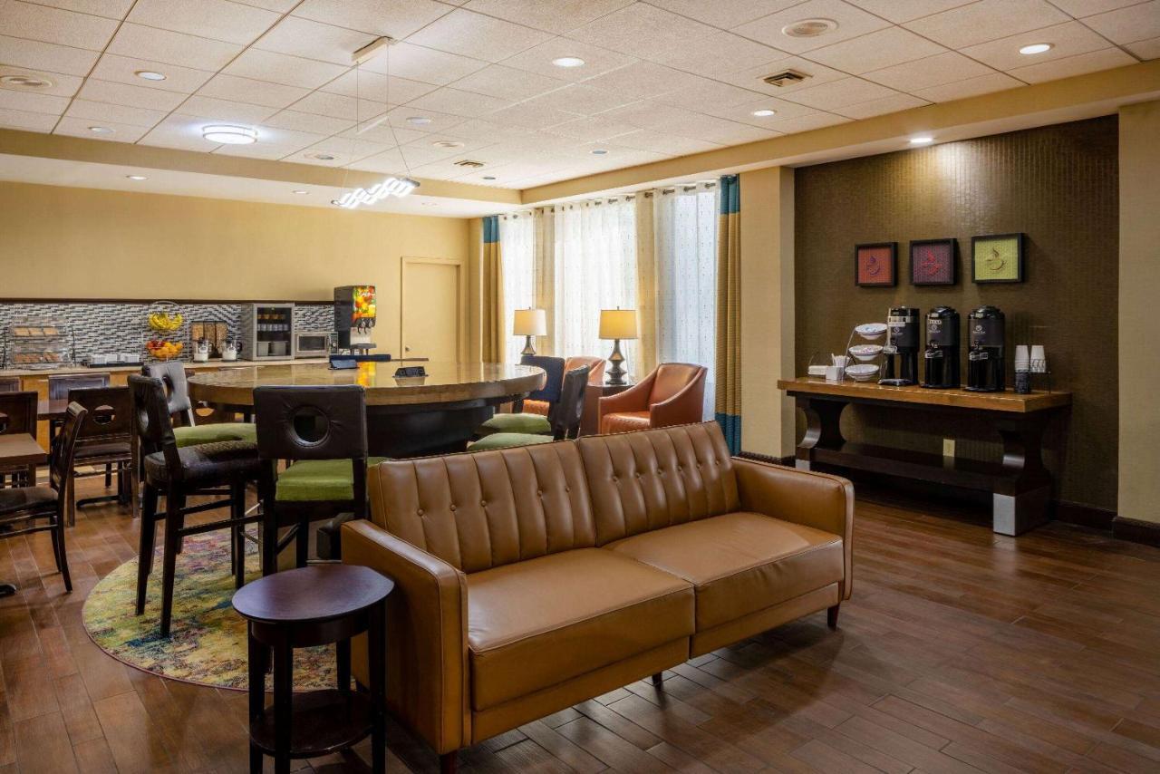 Hotel Baymont By Wyndham Columbus Ga Exterior foto