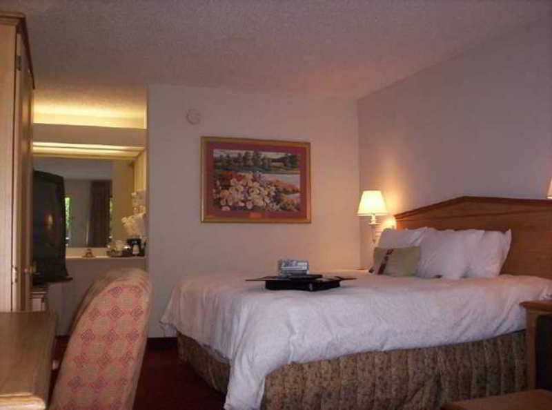 Hotel Baymont By Wyndham Columbus Ga Habitación foto